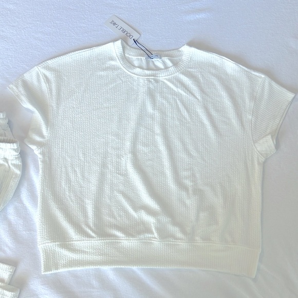 Off White Lounge Set - Picture 3 of 3